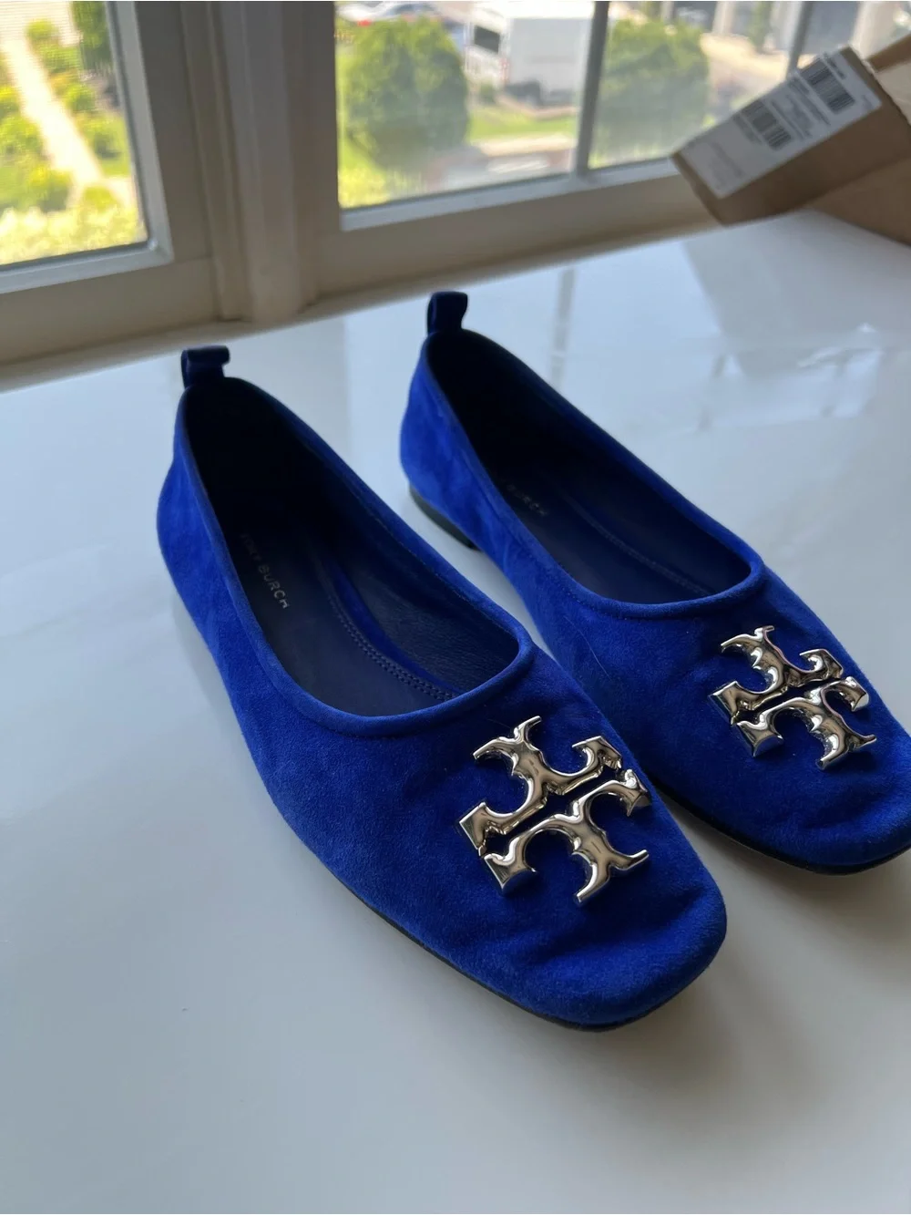 Tory Burch Cobalt Blue Suade Ballet Flats With Silver Metallic Logo Size 6.